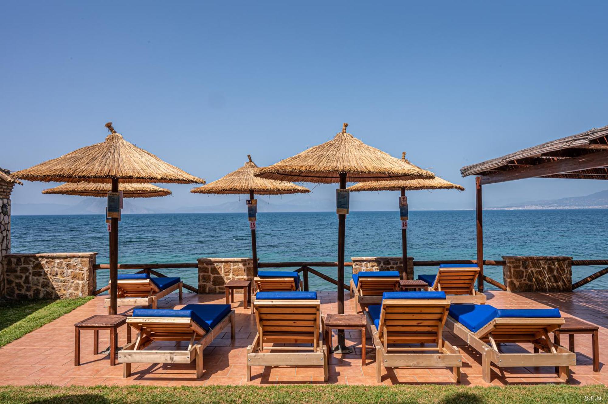 Castella Beach Alissos Luaran gambar